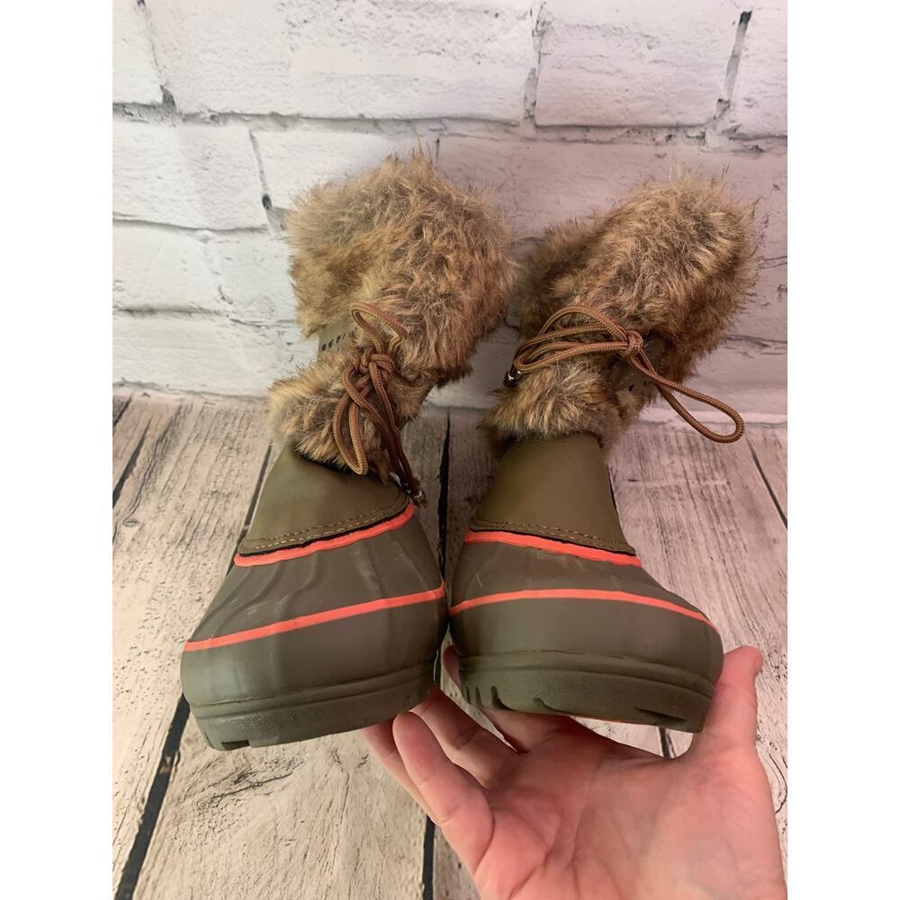 KHOMBU Women’s Nola Green Faux Fur Trim Snow-Winter Boots / Size: 6 - Picture 6 of 9